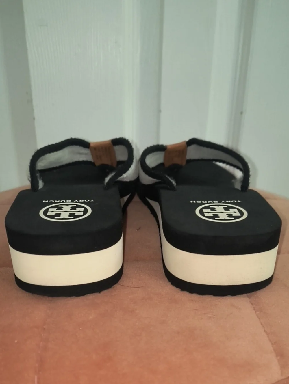 Tory Burch Frankie Wedge Gold Emblem Sandal Size 8